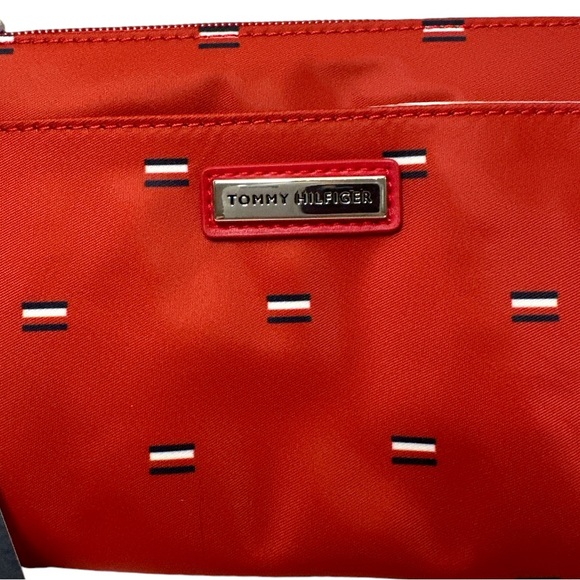 NWT Tommy Hilfiger Women’s Red Wristlet Wallet - Picture 3 of 9